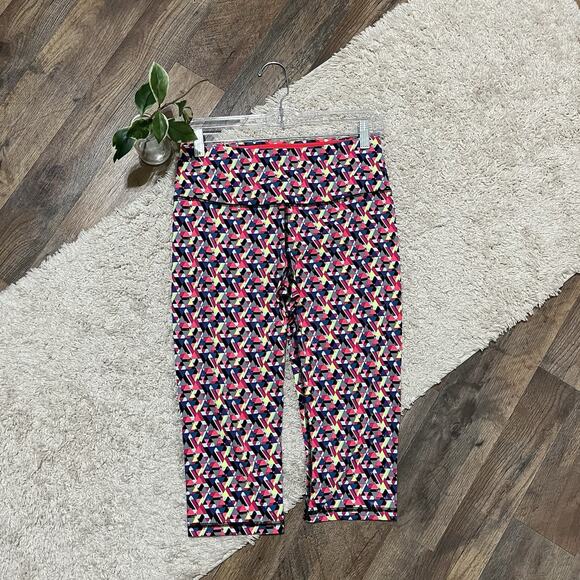 Victoria's Secret Sport VSX Medium Geometric Print Crop Knockout Leggings NWOT - Picture 1 of 7